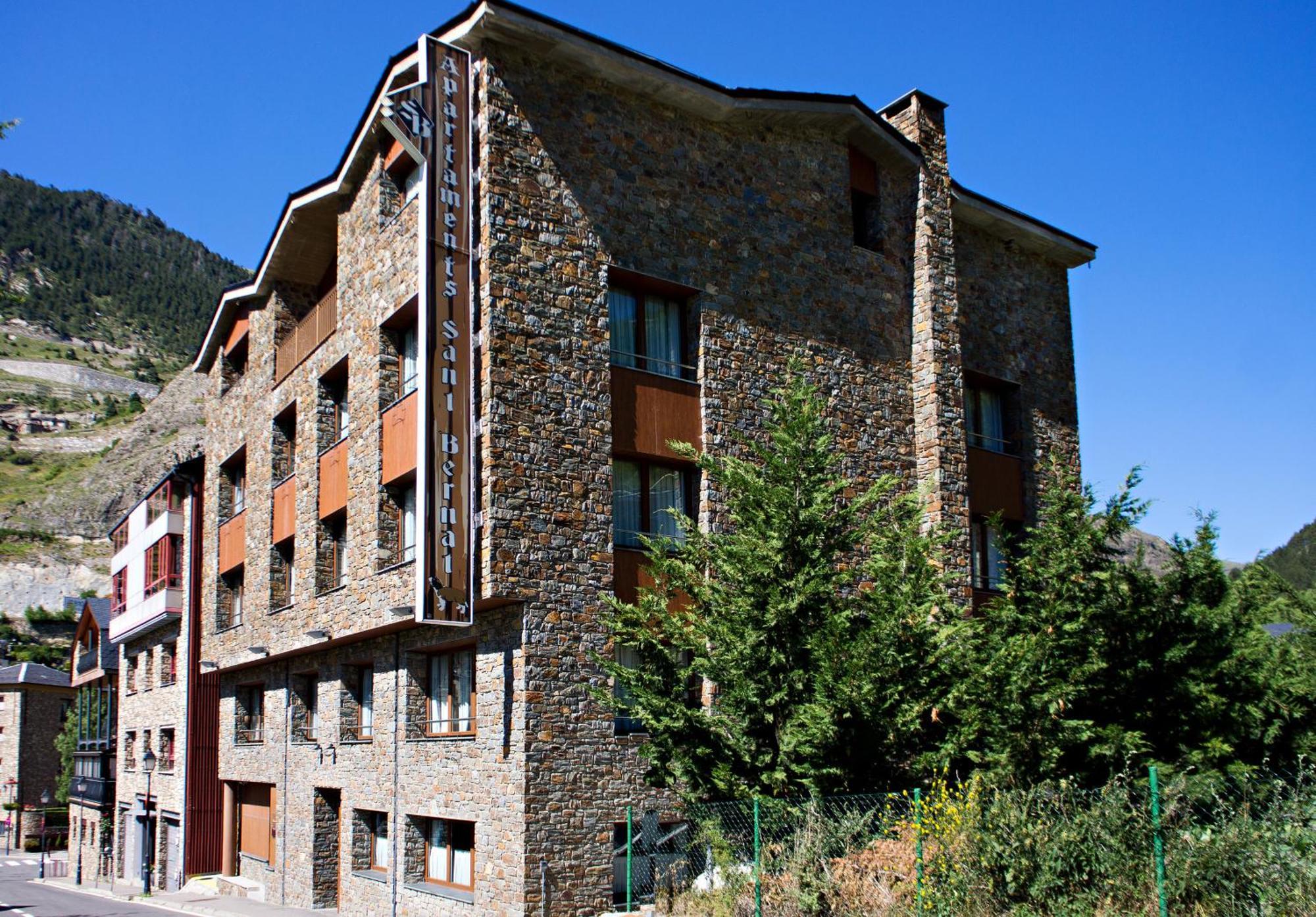 Apartaments Sant Bernat Канило Екстериор снимка